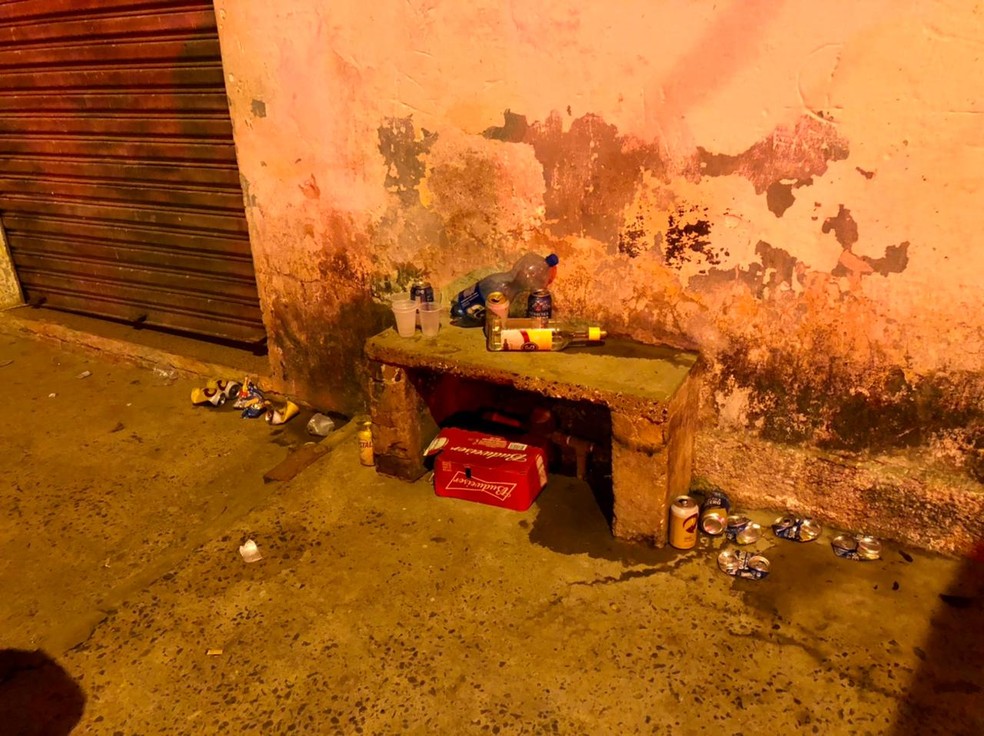 Segundo a polícia, jovens não usavam máscaras e consumiam bebida alcoólica em Avaré — Foto: Polícia Militar/Divulgação