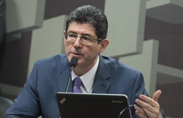 Ministro Joaquim Levy participa de audiência na CAE (Foto: Marcelo Camargo/Agência Brasil)