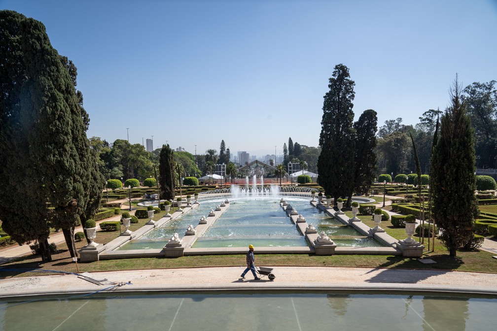 Jardim do Museu do Ipiranga, em São Paulo, dias antes da reabertura para o público e da comemoração do bicentenário da Independência — Foto: Fábio Tito/g1