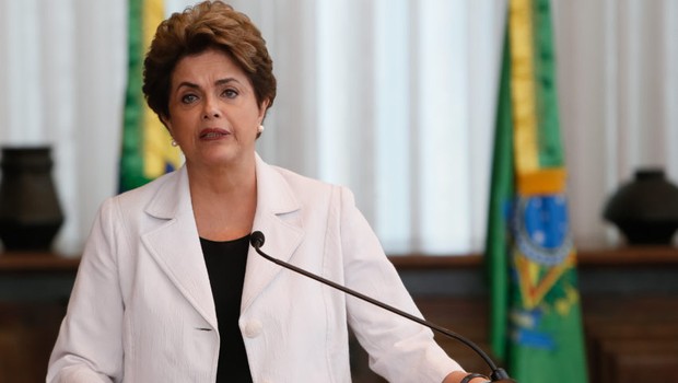 Dilma Rousseff durante divulgação de mensagem ao Senado e ao povo brasileiro (Foto: Roberto Stuckert Filho/PR)