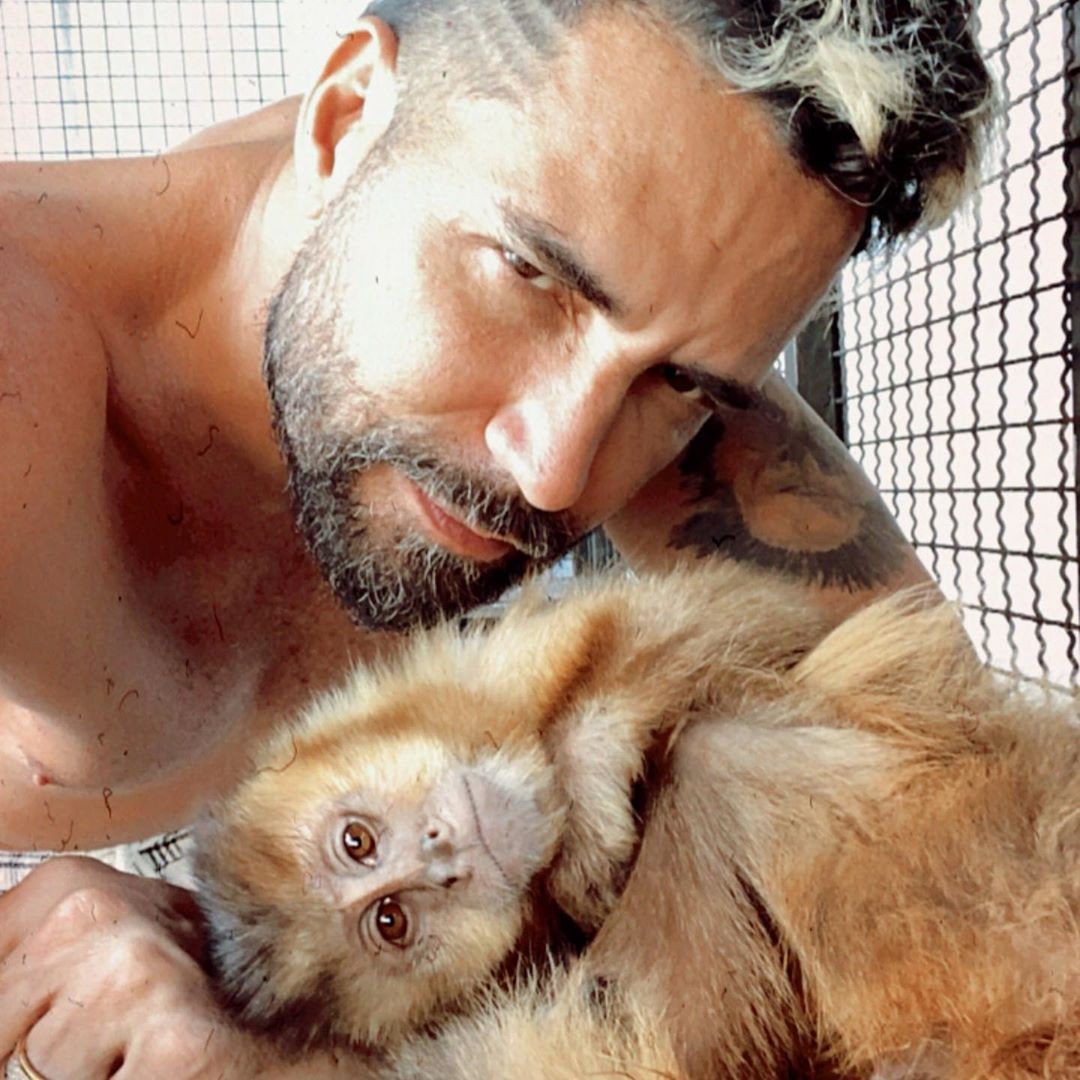 Latino e a macaca Ana Paula (Foto: Reprodução/Instagram)