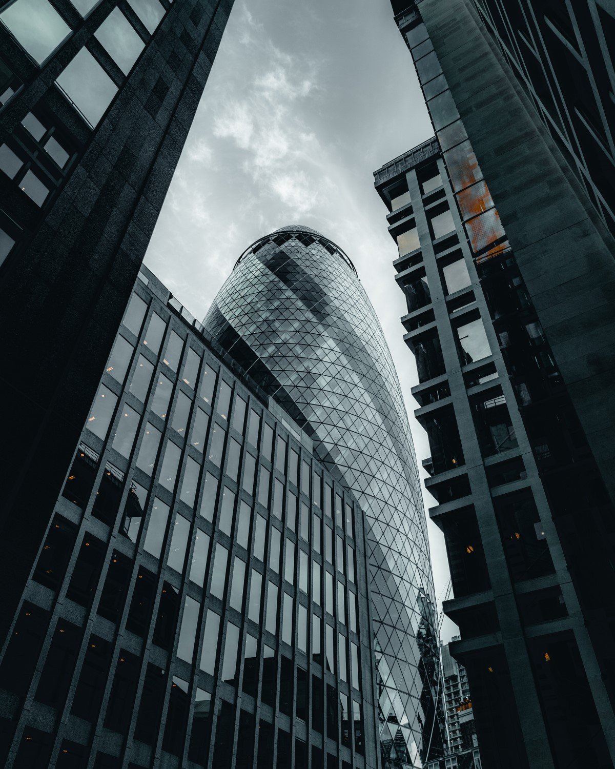Em Londres, vários prédios possuem sacada de vidro, a fim de evitar suicídios  (Foto: Pexels / Yoss Traore / CreativeCommons)