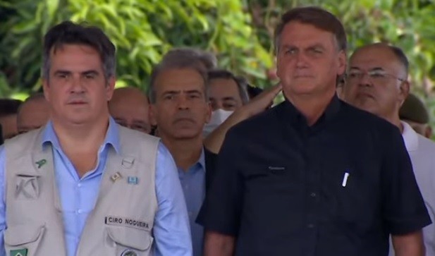 Com presença de Bolsonaro, Exército lança pedra fundamental de nova escola para sargentos de carreira, em Paudalho