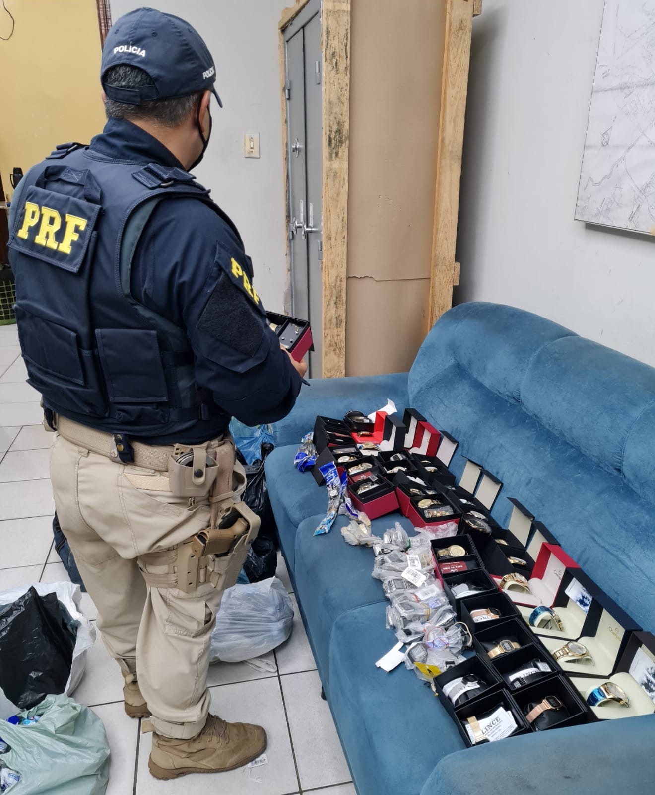 Homens são presos transportando mercadoria sem nota fiscal na BR-316, em Caxias
