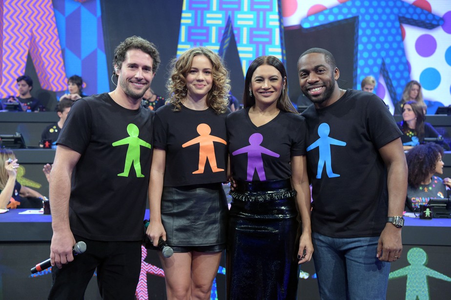 Resultado de imagem para IMAGEM DO BALCÃO DO cRIANÇA eSPERANÇA 2017 COM mARCOS cARUSO E sUSANA VIEIRA