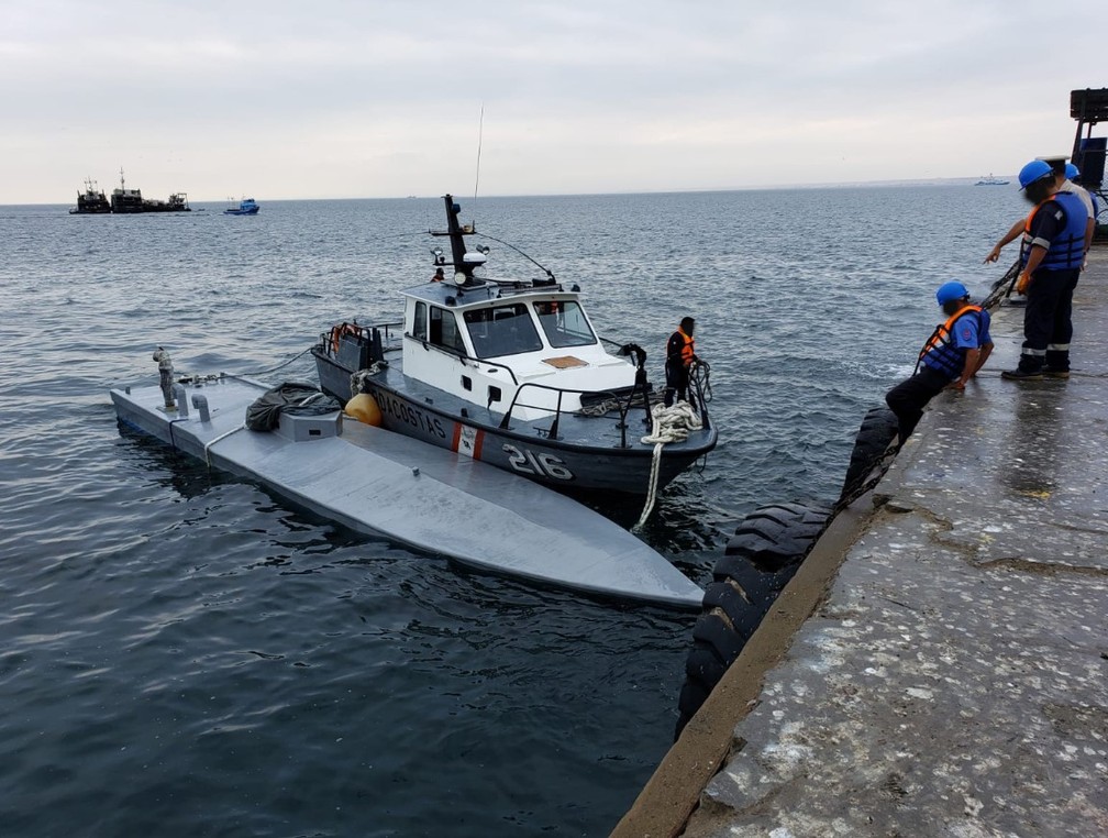 Submarino com cocaína foi interceptado pela Marinha peruana — Foto: Reprodução/Facebook/ Marinha do Peru