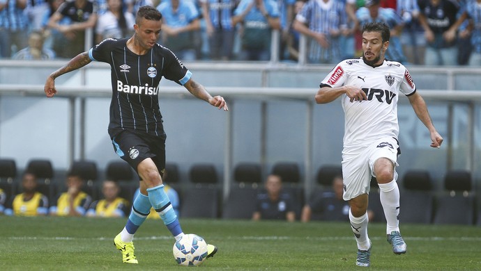 Na mira do futebol chinês, Luan explica gol à la R10: Vinha treinando