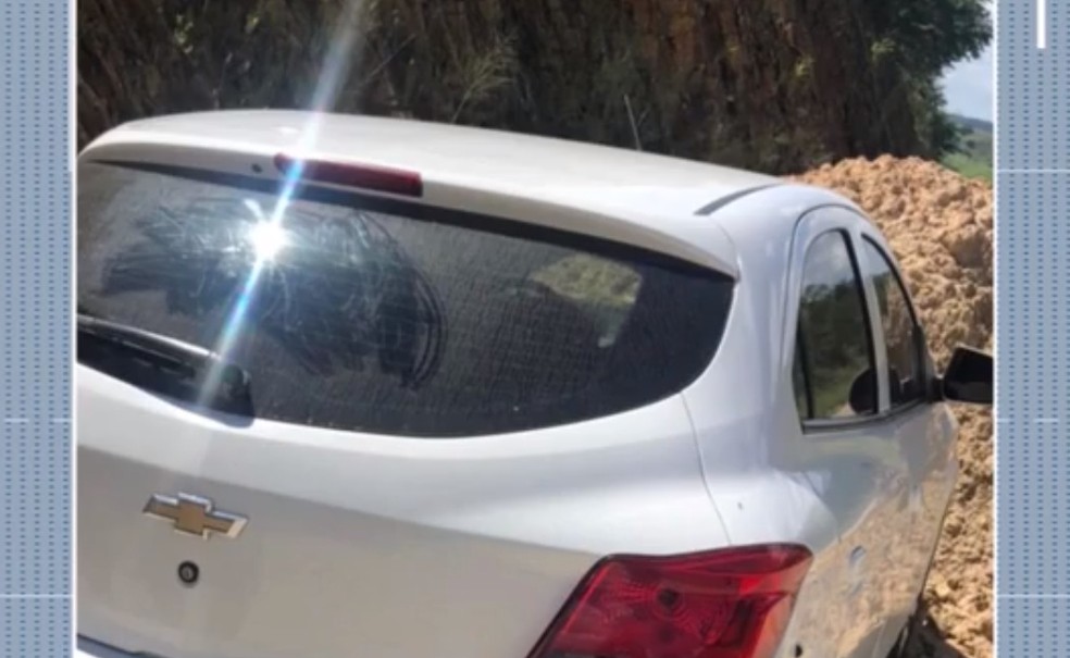 O carro do médico Andrade Lopes Santana foi encontrado no mesmo dia em que ele desapareceu, em Conceição do Jacuípe — Foto: Reprodução/TV Subaé