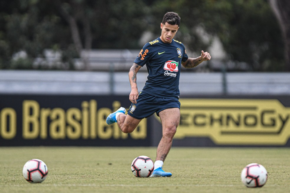 Philippe Coutinho no treino da seleção brasileira em Singapura — Foto: Pedro Martins / MoWA Press