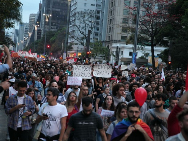 Ato contra governo Temer caminha da Avenida Paulista em direção ao Largo da Batata (Foto: Fábio Tito/G1)