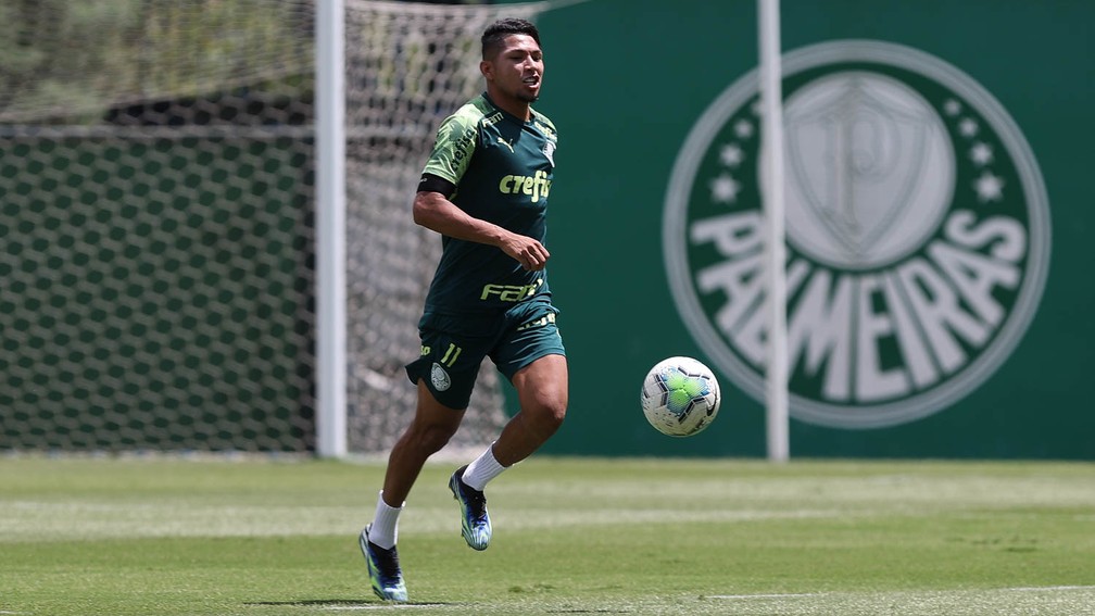 Sem Luiz Adriano e reforços, Rony vira solução no setor ofensivo do Palmeiras