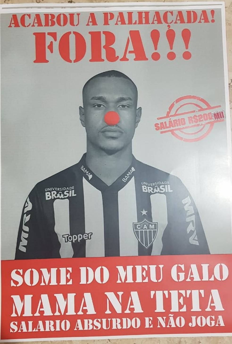 SalÃ¡rio do volante Jair foi criticado no protesto â€” Foto: ReproduÃ§Ã£o / internet