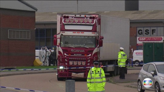 39 corpos encontrados em caminhão na Inglaterra eram de chineses, diz polícia