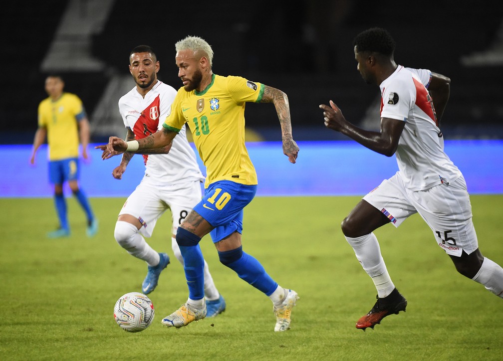 Neymar foi o destaque na goleada da Seleção por 4 a 0 sobre o Peru — Foto: André Durão