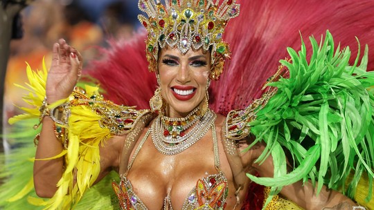 Tati Minerato revela planos para Carnaval 2024 e comenta rumores de que será substituída por famosa