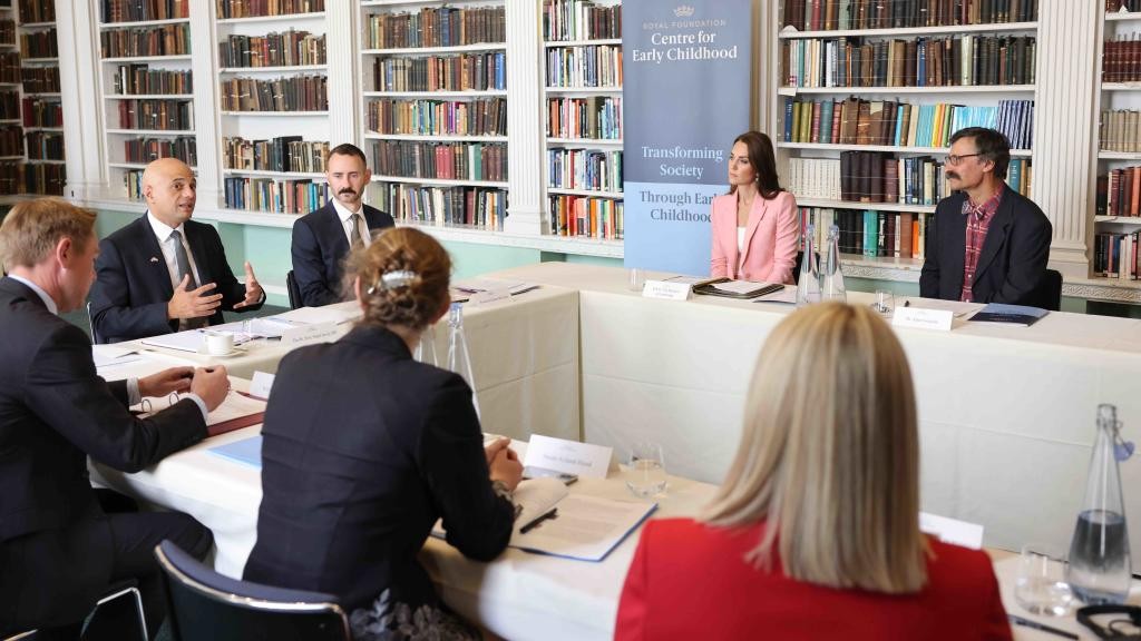 Kate Middleton durante mesa redonda que discutiu a importância do desenvolvimento na primeira infância (Foto: Reprodução/Royal Foundation Centre for Early Childhood)