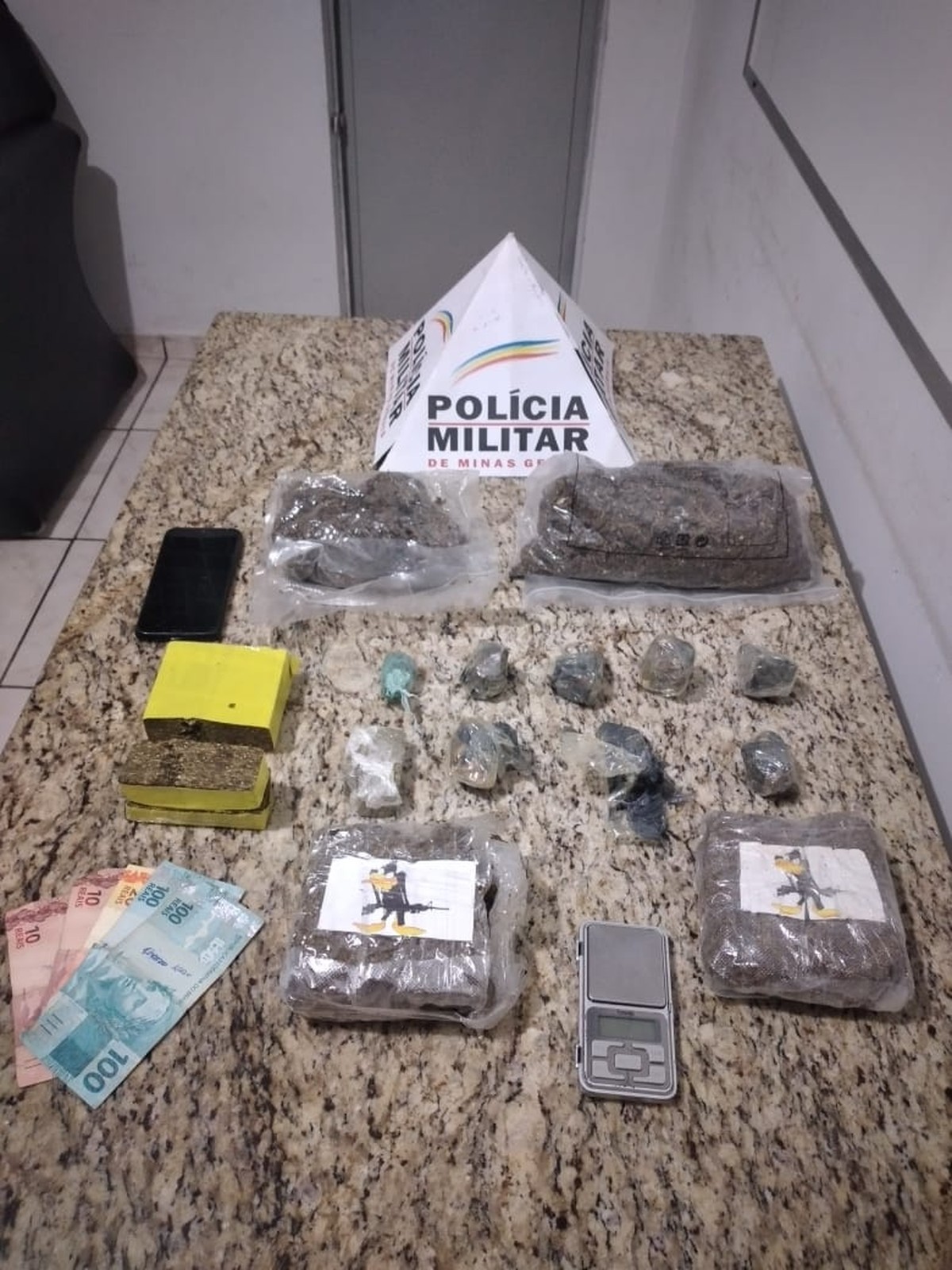 Homem é preso com maconha, cocaína e skank em Montes Claros