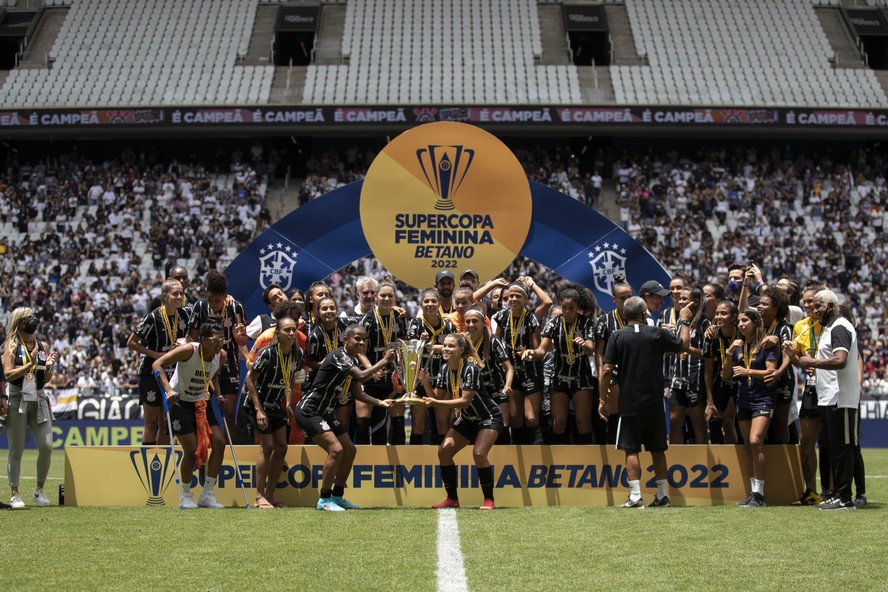 Consolidado, futebol feminino inicia temporada com transmissão da Supercopa  do Brasil