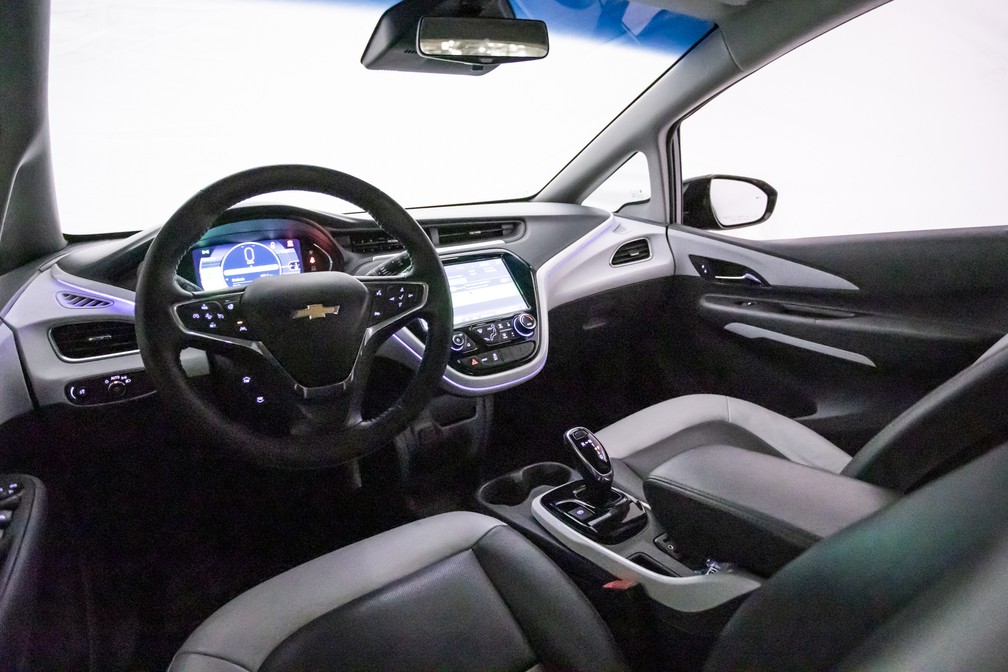 Interior do Chevrolet Bolt é mais 'futurista' — Foto: Celso Tavares/G1