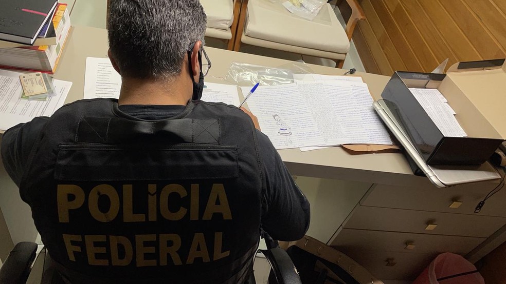 Policiais cumpriram mandados em SC e SP, além do Paraná. — Foto: PF/Divulgação