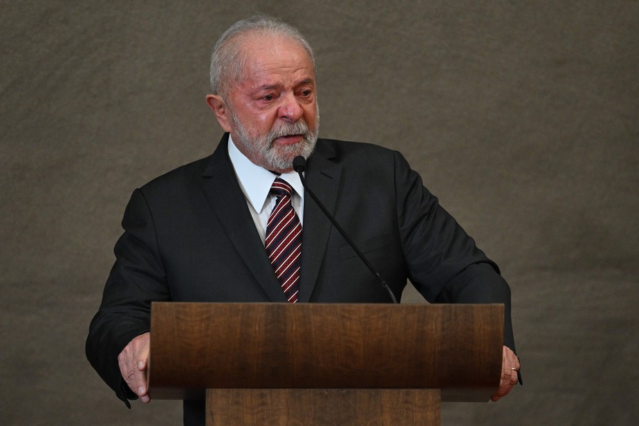 Lula discursa durante cerimônia de diplomação no TSE