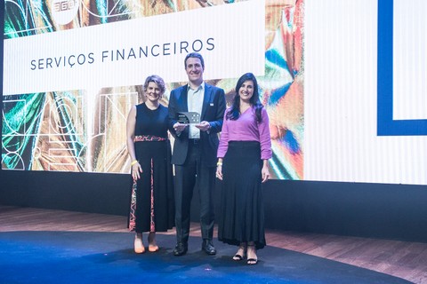No setor Serviços Financeiros, o prêmio foi para a B3. O CEO, Gilson Finkelsztain, recebeu o troféu pela empresa (Foto: Keiny Andrade)