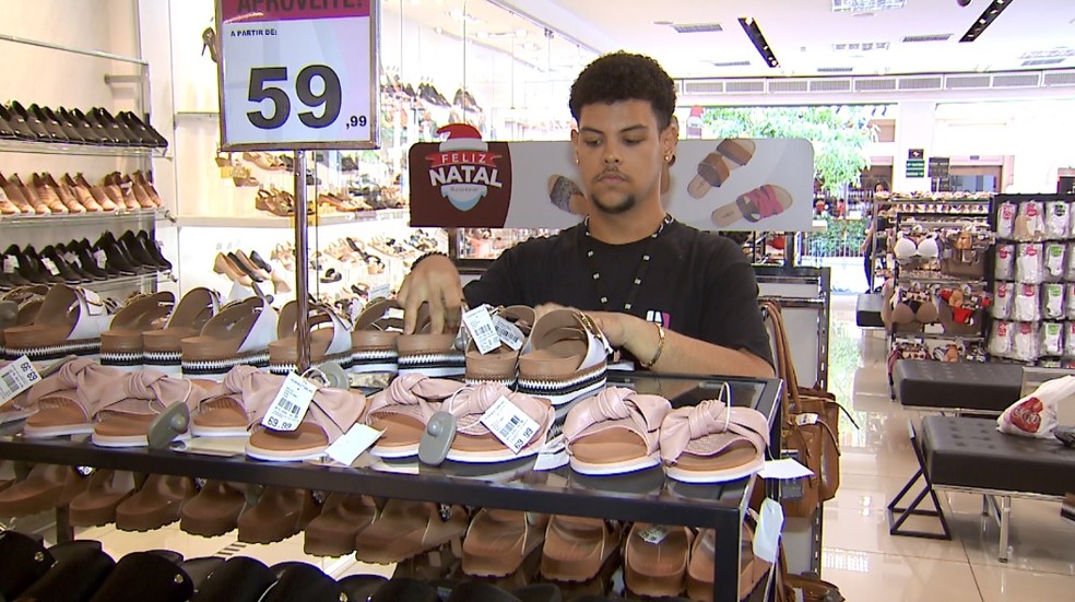 H&aacute; oportunidades para estoquista &mdash; Foto: Chico Escolano/EPTV