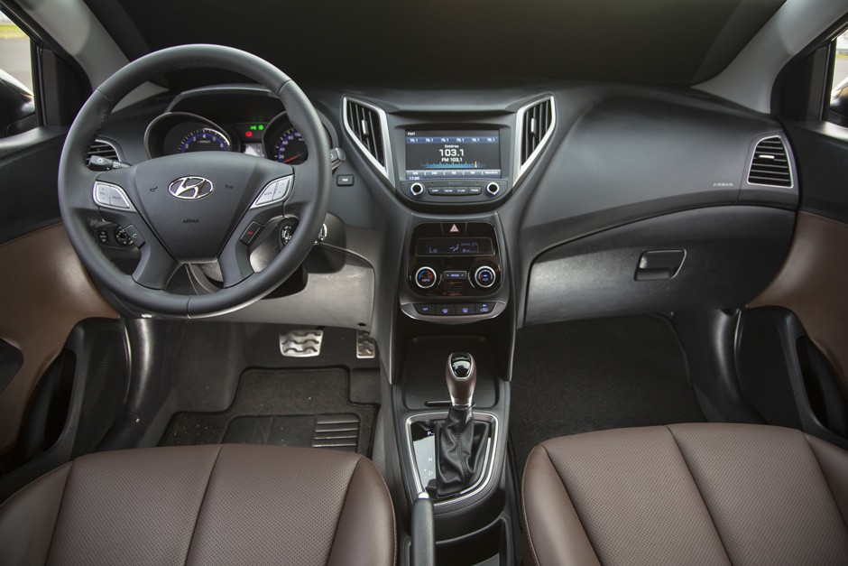 Interior do Hyundai HB20X 2016