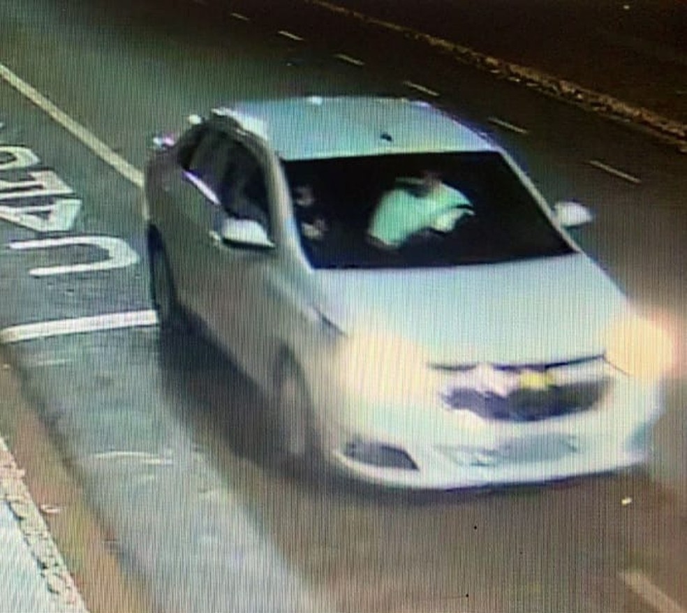 Polícia identifica segunda pessoa em carro dirigido por padre investigado por atropelar suspeito de furtar igreja — Foto: Reprodução
