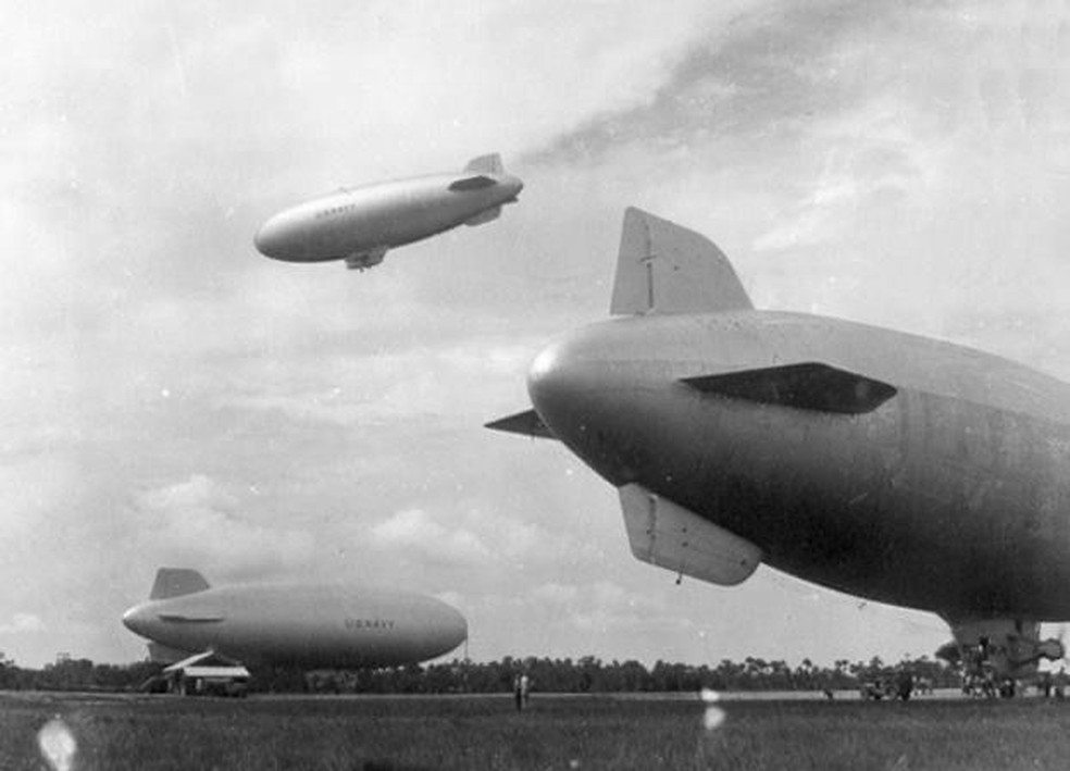 Dirigíveis na Base Aeronaval de Amapá, durante a guerra — Foto: Reprodução