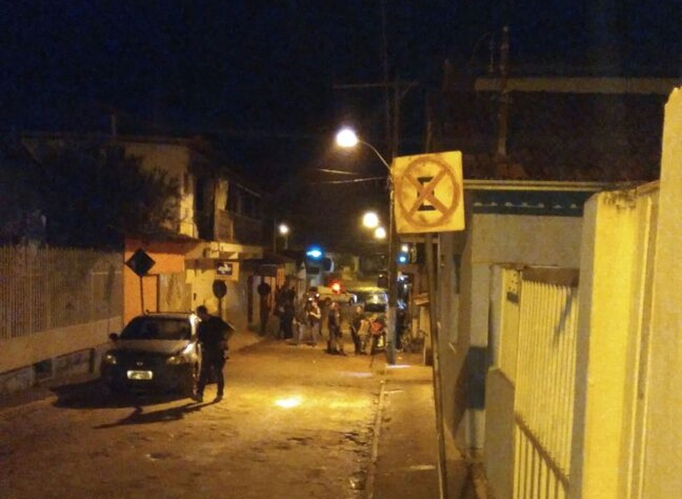Bandidos trocaram tiros com a polícia e foram mortos (Foto: Polícia Militar/Divulgação)