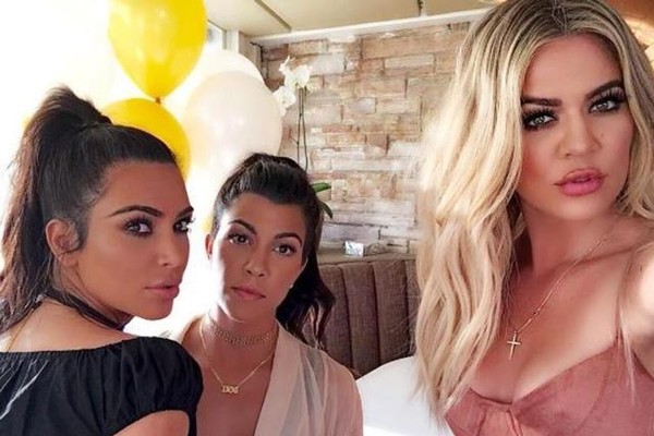 Kim Kardashian, Kourtney Kardashian e Khloé Kardashian (Foto: reprodução / Instagram)