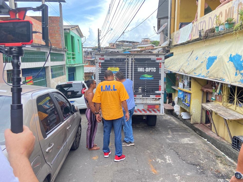 O jovem foi assassinado na rua do Porto — Foto: g1 AM 