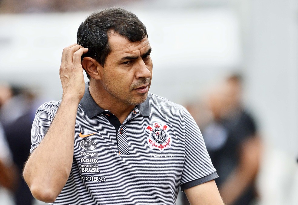 Carille parece preso a uma falsa sensa&ccedil;&atilde;o de seguran&ccedil;a em uma escala&ccedil;&atilde;o que pouco jogou no ano (Foto: Marcos Ribolli)