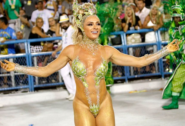 Juliana Alves e Juju Salimeni arrasam em ensaio da Unidos 