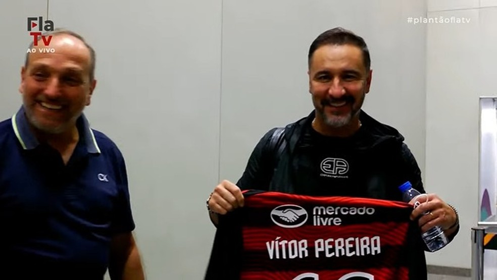 Vitor Pereira chega ao Rio para comandar o Flamengo &mdash; Foto: Reprodu&ccedil;&atilde;o / FlaTV