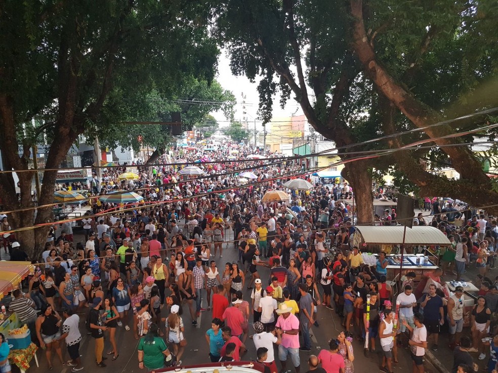 Avenida Carlos Gomes lotou para Parada Gay em Porto Velho (Foto: Jhonnathas Trindade/Rede Amazônica)