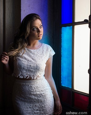 A gata confessa que ainda se vê como uma menina: &#39;Tenho que aprender a usar o mulherão que existe em mim&#39; (Foto: Raphael Dias/TV Globo)