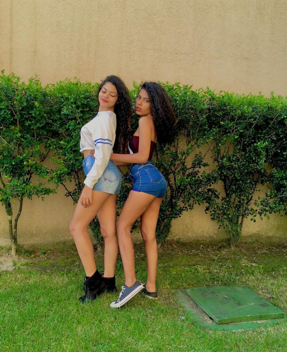 Influencer Myrella Amanda (à direita), de 24 anos, morreu em acidente de moto em Maceió; Viviane, a namorada, estava com ela no momento, mas sobreviveu — Foto: Reprodução/Redes sociais
