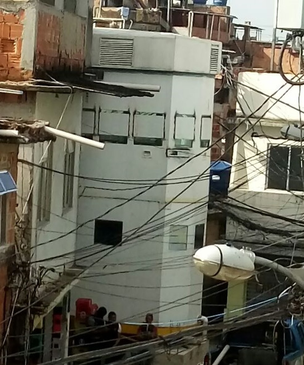 Torre blindada da UPP Nova Brasília no Complexo do Alemão começou a funcionar na sexta-feira (28) (Foto: Divulgação)