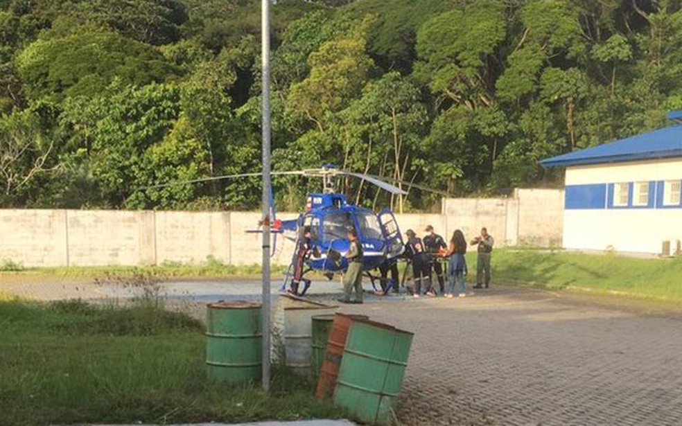 Batida entre caminh&otilde;es de grande porte deixa feridos na BA-001, na regi&atilde;o de Cacha Pregos &mdash; Foto: Corpo de Bombeiros
