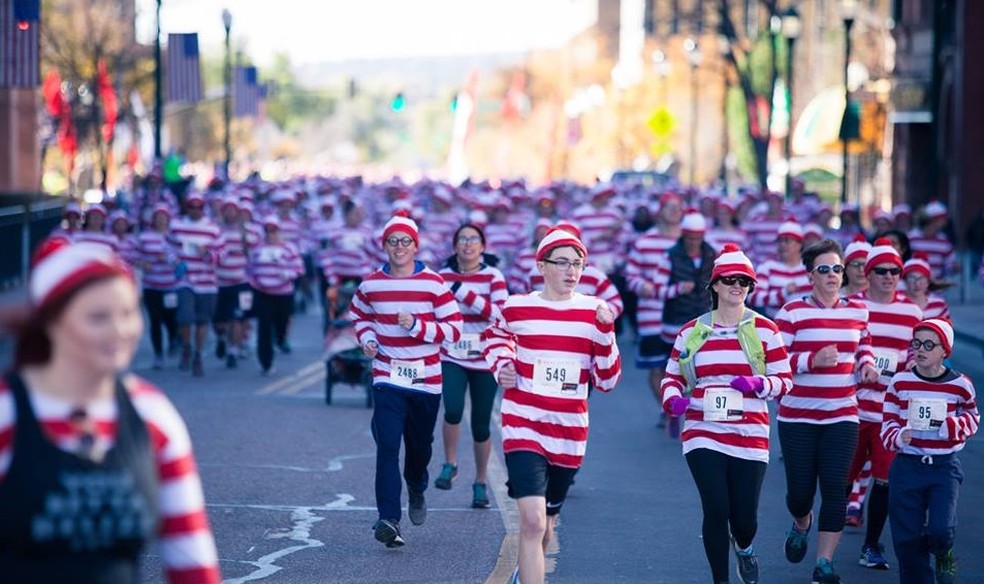 Corrida Tematica Onde Esta Wally Vai Colorir Sao Paulo Bh E Rio De Vermelho E Branco Eu Atleta Ge