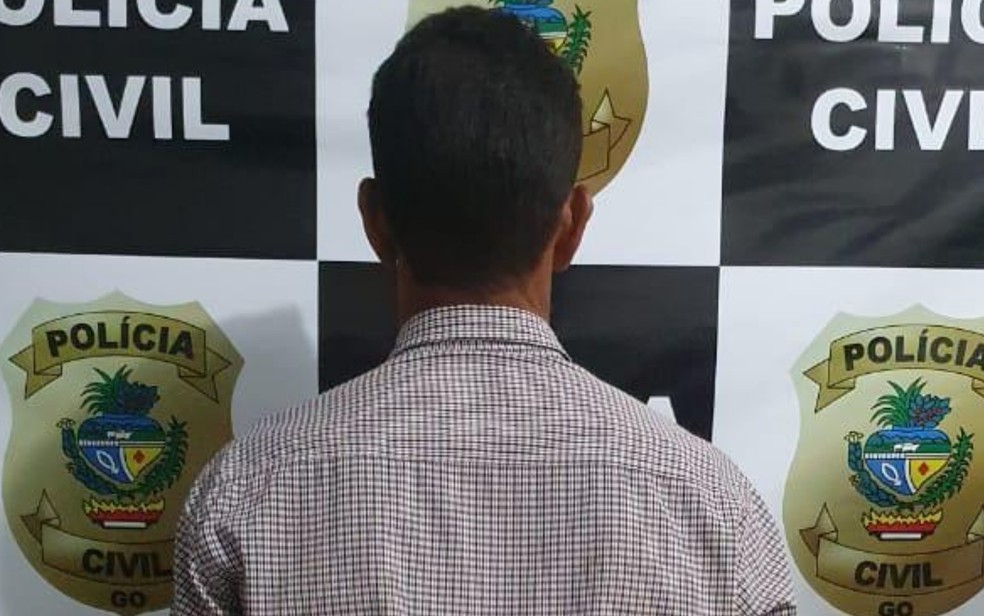 Homem de 43 anos preso suspeito de arrastar cadela dentro de saco amarrado a moto em Mozarlândia — Foto: Reprodução/Polícia Civil