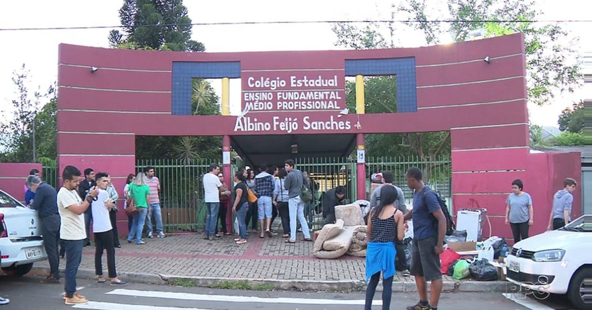 G1 - Número de colégios ocupados no Paraná passa de 300, diz movimento -  notícias em Paraná