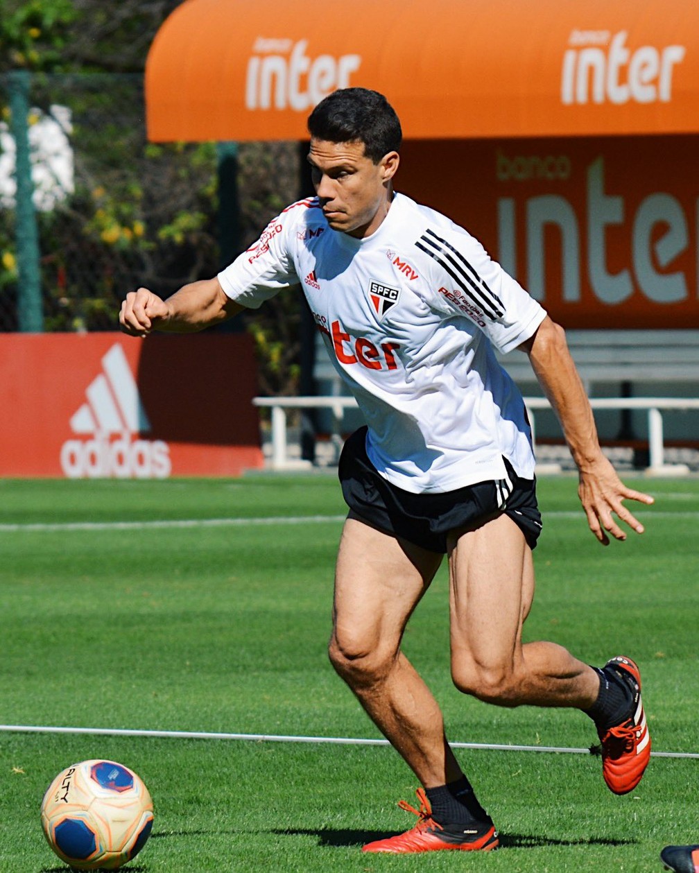 Hernanes ser&aacute; titular contra o Guarani &mdash; Foto: Divulga&ccedil;&atilde;o