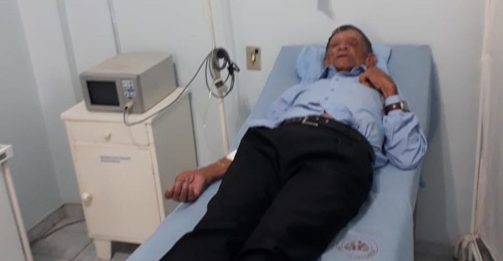 Vitalino foi levado pela família para um hospital na manhã do dia seguinte à agressão, para ser medicado (Foto: Arquivo pessoal)