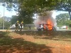 Incêndio em motor destrói carro e interdita parte da L4 Sul, em Brasília