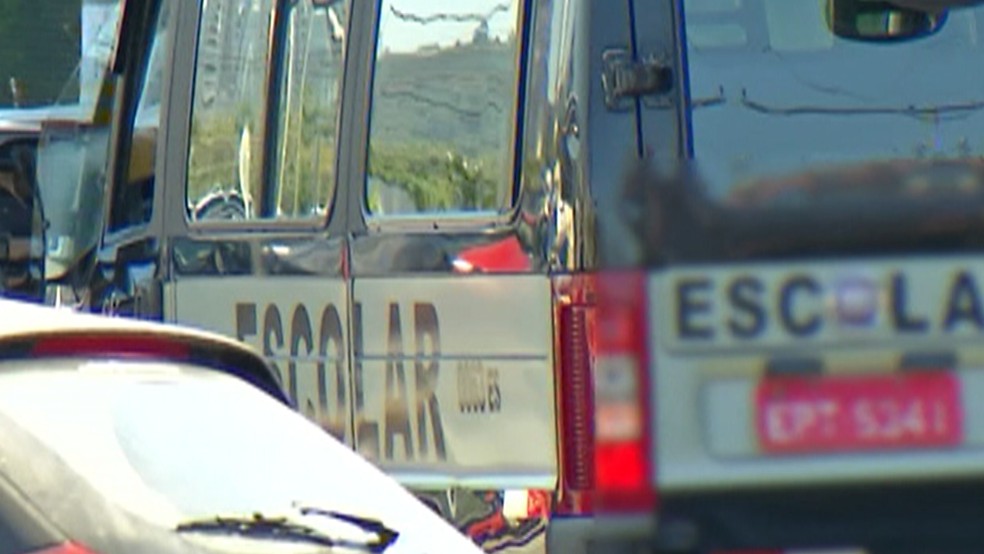 Transportadores escolares do Alto Tiet&ecirc; que queixam da cobran&ccedil;a de impostos durante pandemia &mdash; Foto: Reprodu&ccedil;&atilde;o/ TV Di&aacute;rio