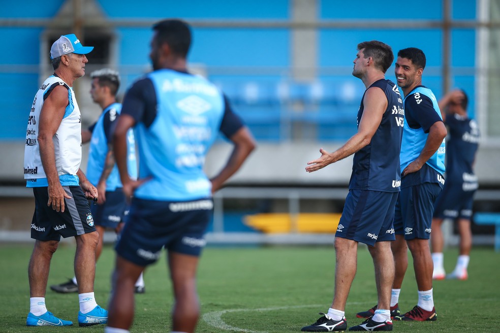 Adaptado ao ambiente do Grêmio, Luis Suárez tem primeiro teste antes da estreia oficial