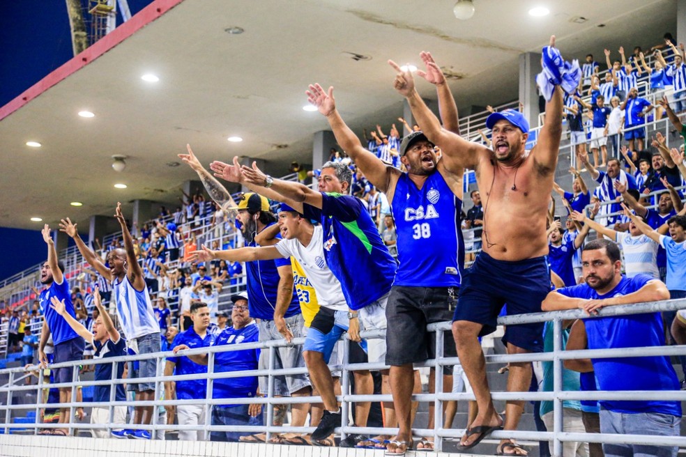 Por conta da pandemia, torcida do CSA vai acompanhar o clássico fora do estádio — Foto: Ailton Cruz - Gazeta de Alagoas